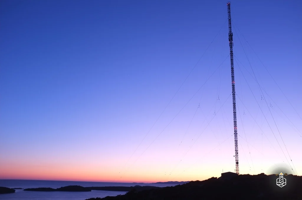 NAVTEX verici kulesi örneği: kıyı istasyonu altyapısına görsel bir örnek