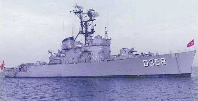 TCG Berk D-358: Özellikleri, Tarihi ve Kıbrıs Görevi